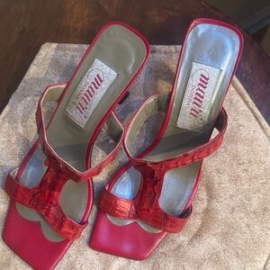 Beautiful Rare Designer Mauri Donna Red Leather T-Strap Mules. Italian!